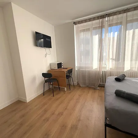 M28 Marquer Joli Proche De La Gare Et Du Centre Apartment